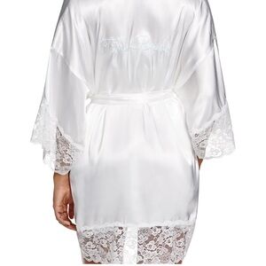 In Bloom by Jonquil “THE BRIDE” bridal robe new without tag